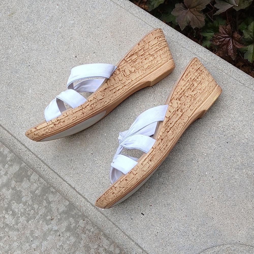 TUSCANY Easy Street Women's Wedge Sandal ITALY White & Silver Size 11 - Picture 3 of 10